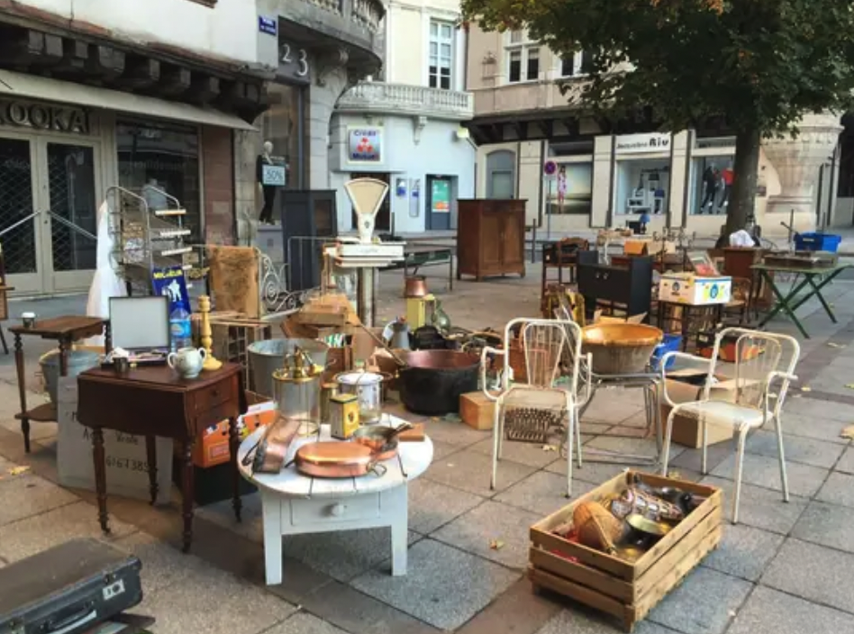 BROCANTE de l’Été Place du Bourg Rodez