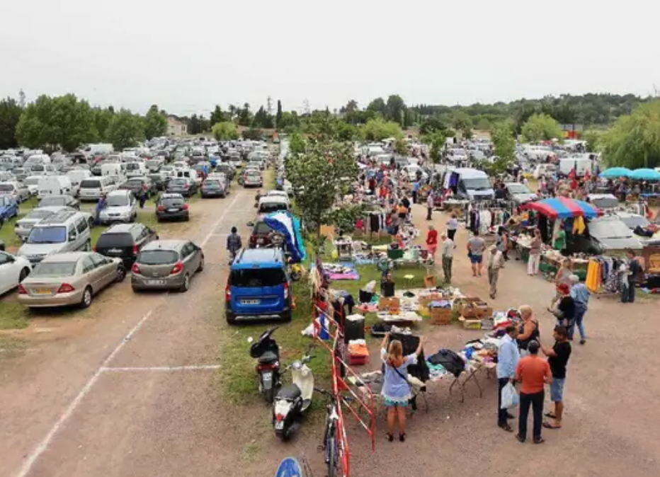 Vide grenier, ventes aux débalages, brocante Le saint joseph à Fréjus