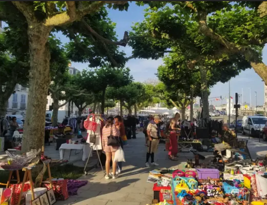 LES PUCES DE ST ESPRIT à Bayonne