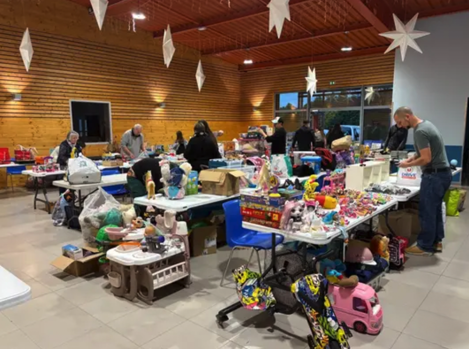 Bourse aux jouets / salon des santonniers à Cadenet