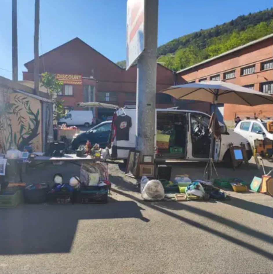 Vide-grenier aussi brocante et puces à Bessèges