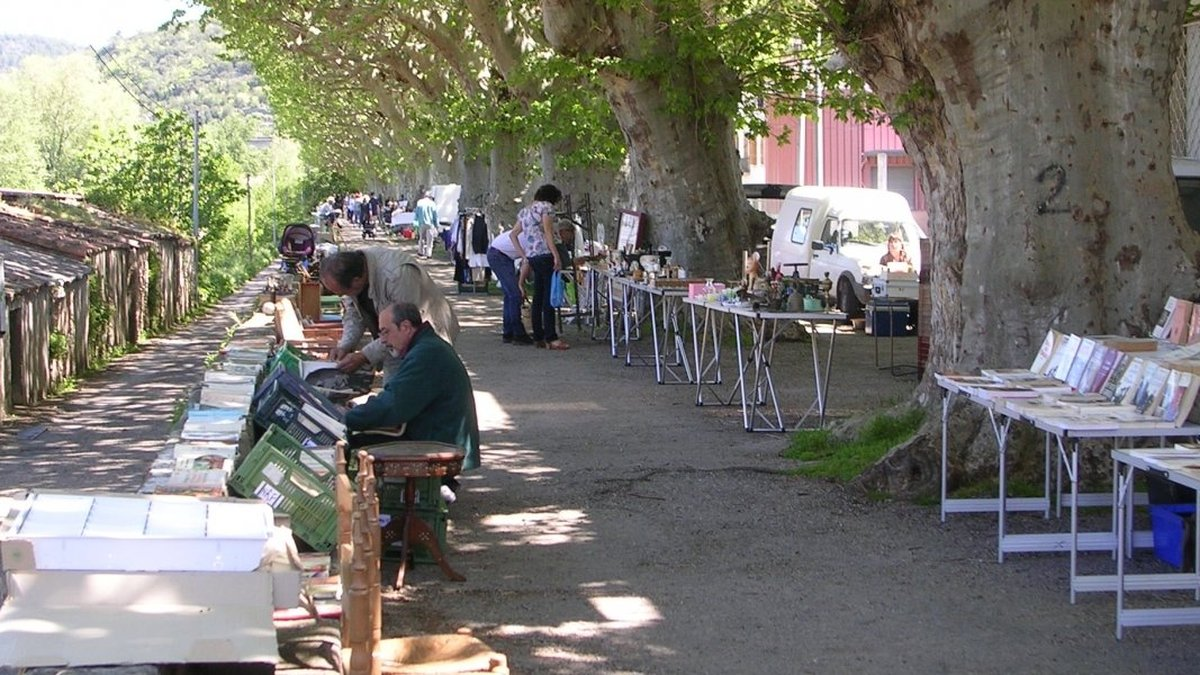 Marché aux puces de Bédarieux