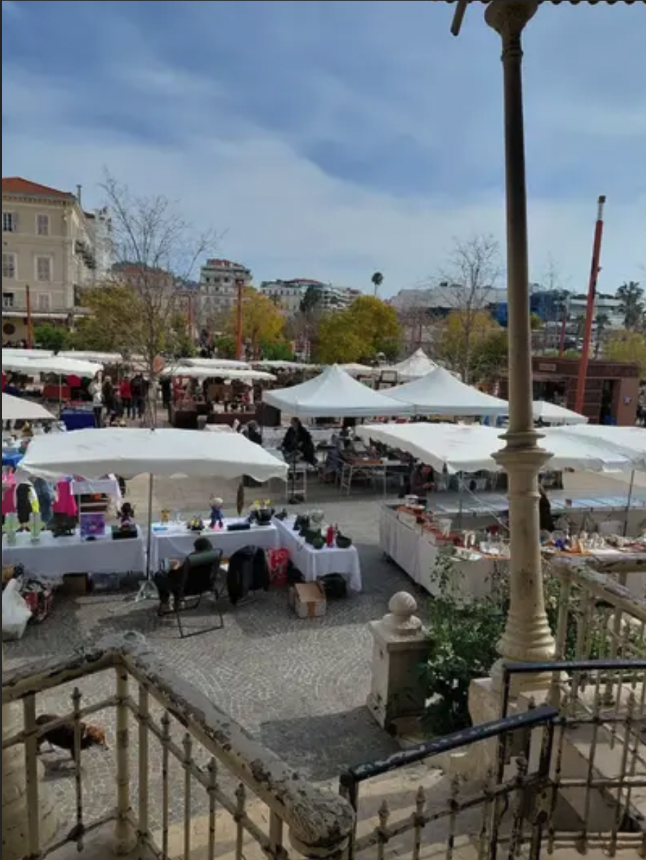 Brocante professionnelle à Cannes