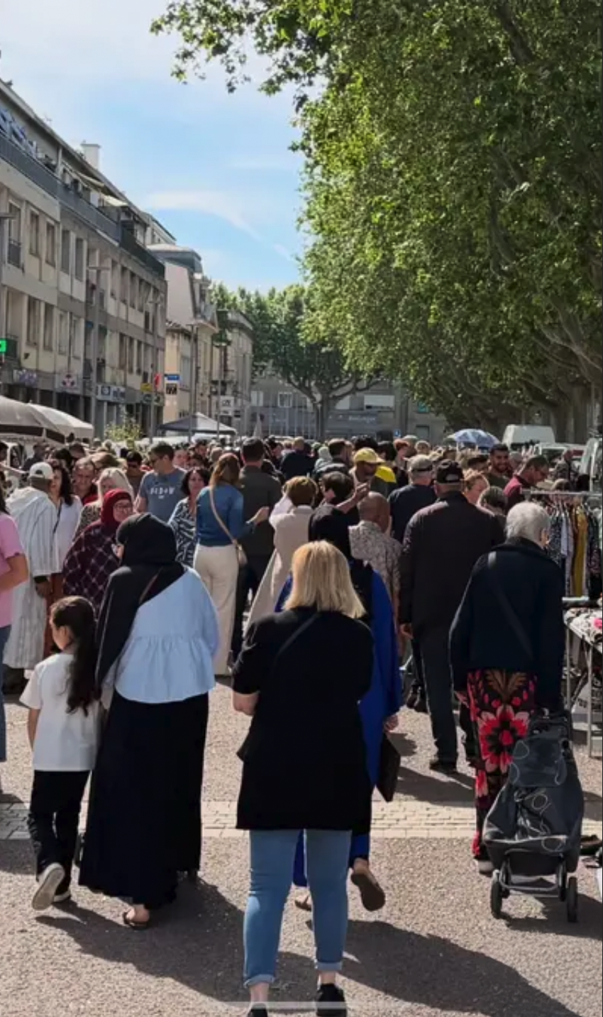 Vide Grenier au centre-ville Tarascon à Tarascon
